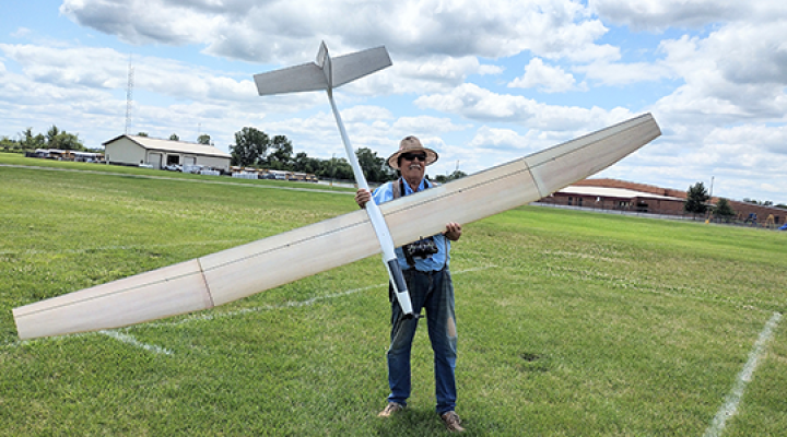 Mike Ward came with his Catalina XC sailplane from MI!