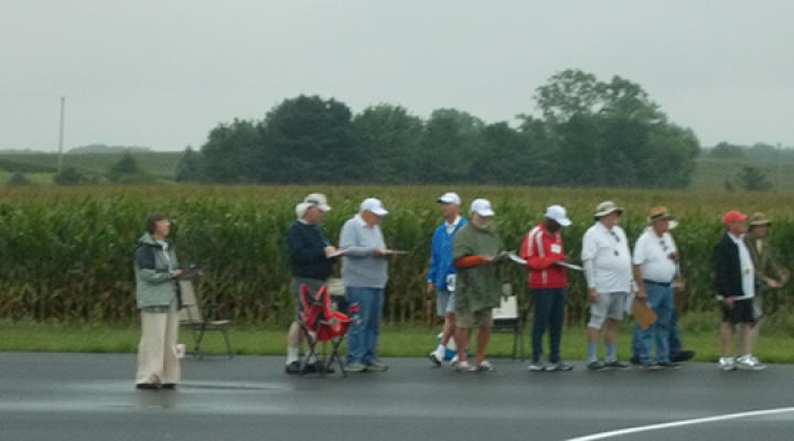 The assembly of judges during the warm-up flight.